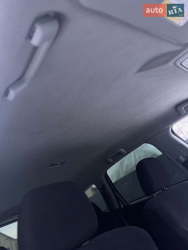 Позашляховик / Кросовер Mitsubishi Outlander XL 2008 в Броварах