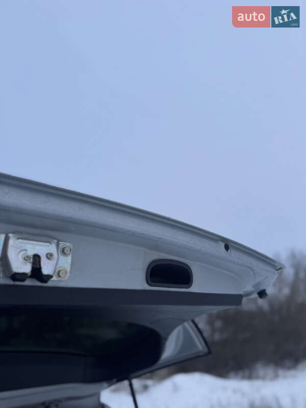 Позашляховик / Кросовер Mitsubishi Outlander XL 2008 в Броварах