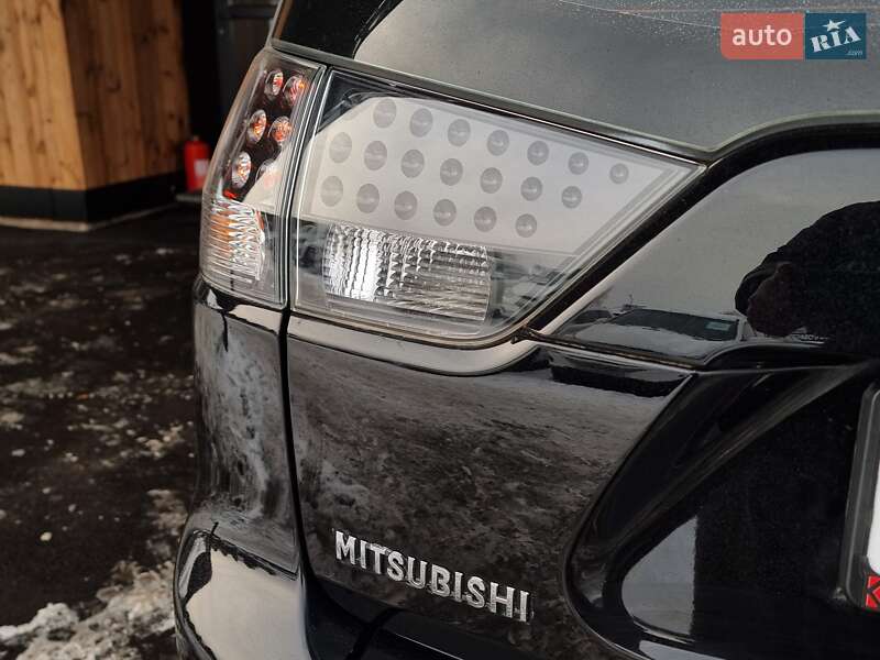 Позашляховик / Кросовер Mitsubishi Outlander XL 2008 в Вінниці