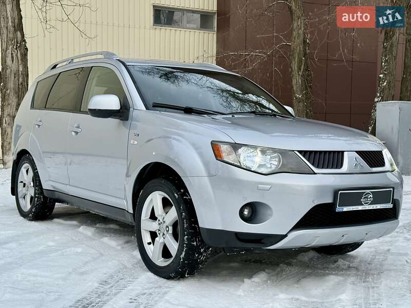 Внедорожник / Кроссовер Mitsubishi Outlander XL 2007 в Днепре