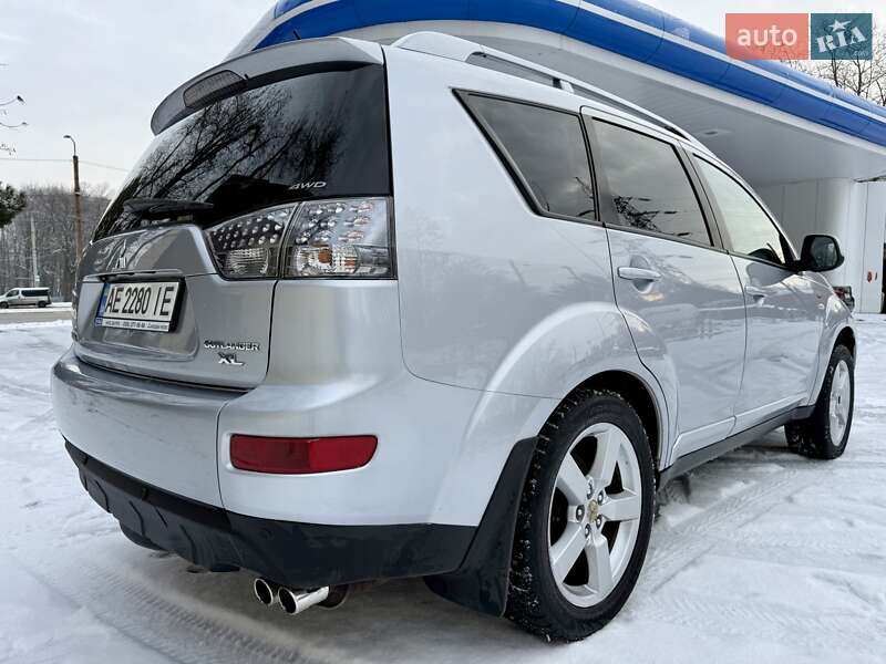Внедорожник / Кроссовер Mitsubishi Outlander XL 2007 в Днепре