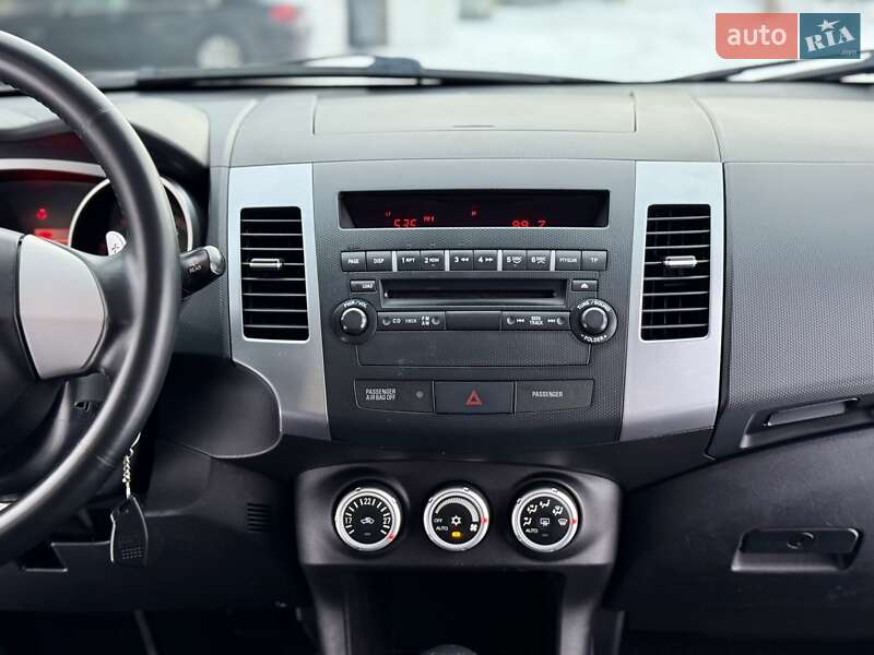 Внедорожник / Кроссовер Mitsubishi Outlander XL 2007 в Днепре