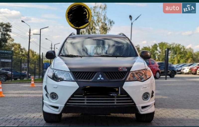 Mitsubishi Outlander XL 2010