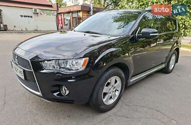 Внедорожник / Кроссовер Mitsubishi Outlander XL 2010 в Чернигове