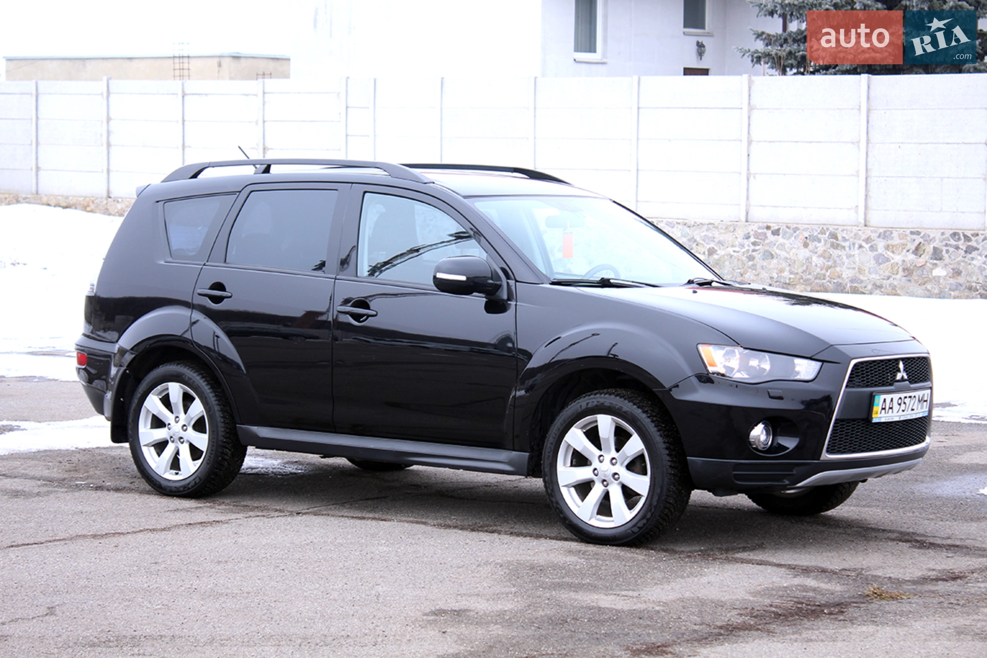 Mitsubishi Outlander XL 2012