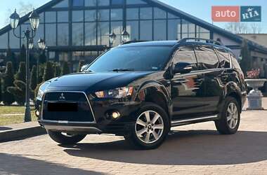 Внедорожник / Кроссовер Mitsubishi Outlander XL 2010 в Стрые