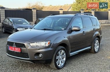 Позашляховик / Кросовер Mitsubishi Outlander XL 2010 в Луцьку