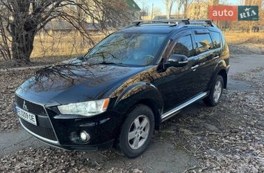 Позашляховик / Кросовер Mitsubishi Outlander XL 2010 в Кам'янському