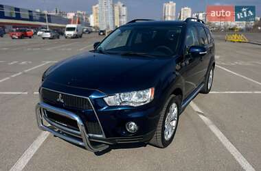 Внедорожник / Кроссовер Mitsubishi Outlander XL 2011 в Киеве