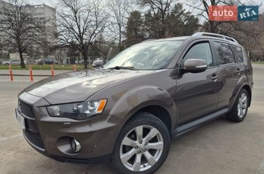 Внедорожник / Кроссовер Mitsubishi Outlander XL 2010 в Киеве