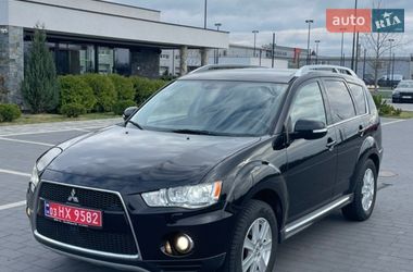 Позашляховик / Кросовер Mitsubishi Outlander XL 2010 в Мукачевому