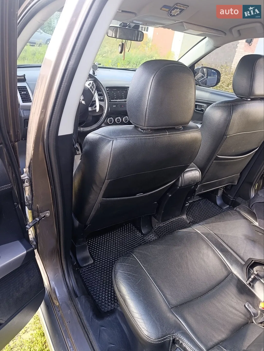 2010 Mitsubishi Outlander - мініатюра 16