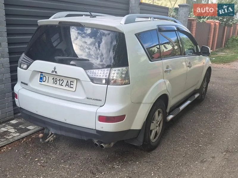 Mitsubishi Outlander XL