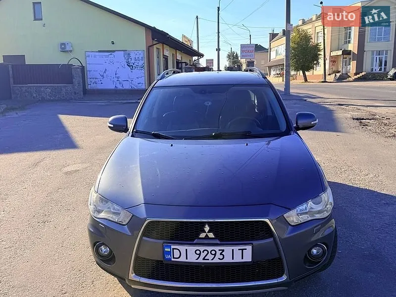 Mitsubishi Outlander XL