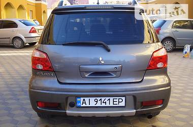 Внедорожник / Кроссовер Mitsubishi Outlander 2005 в Киеве