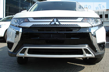 Внедорожник / Кроссовер Mitsubishi Outlander 2018 в Хмельницком