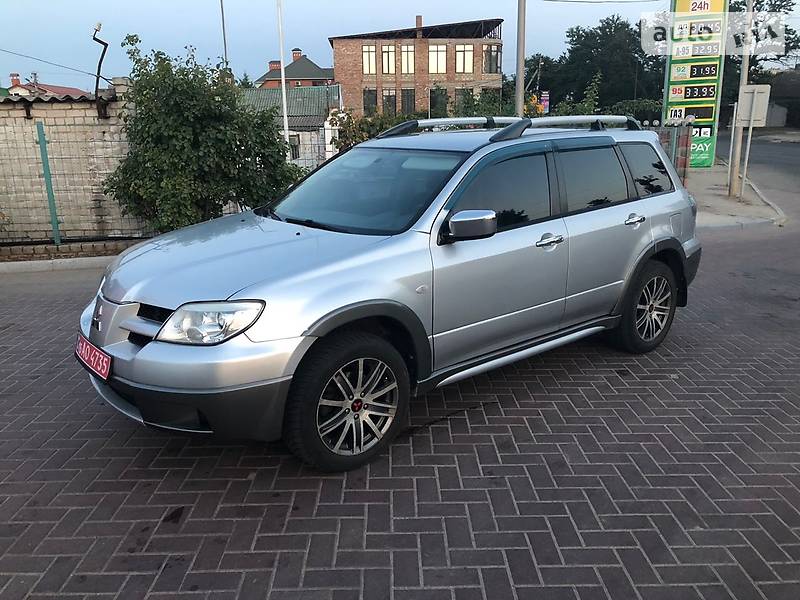 Внедорожник / Кроссовер Mitsubishi Outlander 2005 в Николаеве