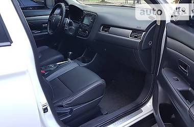 Позашляховик / Кросовер Mitsubishi Outlander 2012 в 