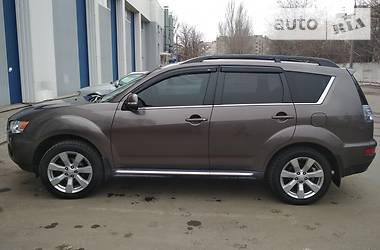 Внедорожник / Кроссовер Mitsubishi Outlander 2011 в Запорожье