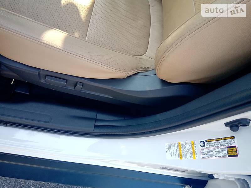 Внедорожник / Кроссовер Mitsubishi Outlander 2014 в Киеве