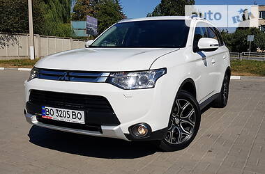 Mitsubishi Outlander 2015