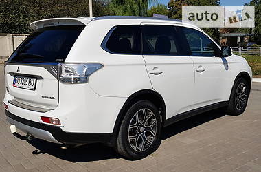 Внедорожник / Кроссовер Mitsubishi Outlander 2015 в Тернополе