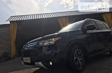Позашляховик / Кросовер Mitsubishi Outlander 2014 в 