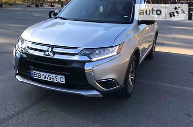 Внедорожник / Кроссовер Mitsubishi Outlander 2018 в Киеве