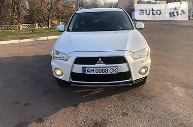 Внедорожник / Кроссовер Mitsubishi Outlander 2012 в Житомире