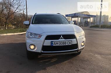 Внедорожник / Кроссовер Mitsubishi Outlander 2012 в Житомире