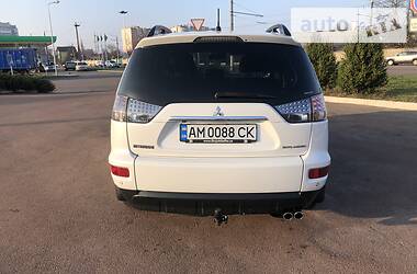 Внедорожник / Кроссовер Mitsubishi Outlander 2012 в Житомире