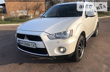 Внедорожник / Кроссовер Mitsubishi Outlander 2012 в Житомире