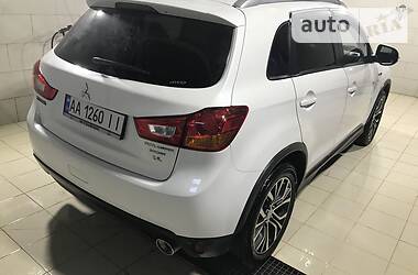 Внедорожник / Кроссовер Mitsubishi Outlander 2016 в Киеве