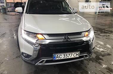 Внедорожник / Кроссовер Mitsubishi Outlander 2019 в Луцке