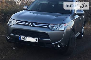 Mitsubishi Outlander 2014