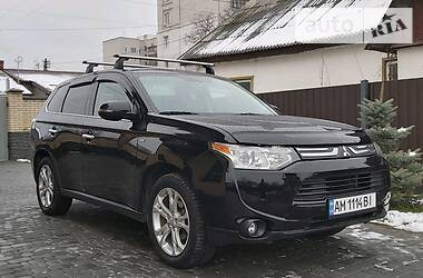 Внедорожник / Кроссовер Mitsubishi Outlander 2014 в Житомире