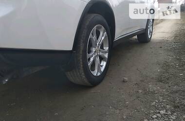 Позашляховик / Кросовер Mitsubishi Outlander 2014 в 