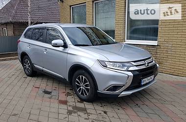 Внедорожник / Кроссовер Mitsubishi Outlander 2017 в Краматорске