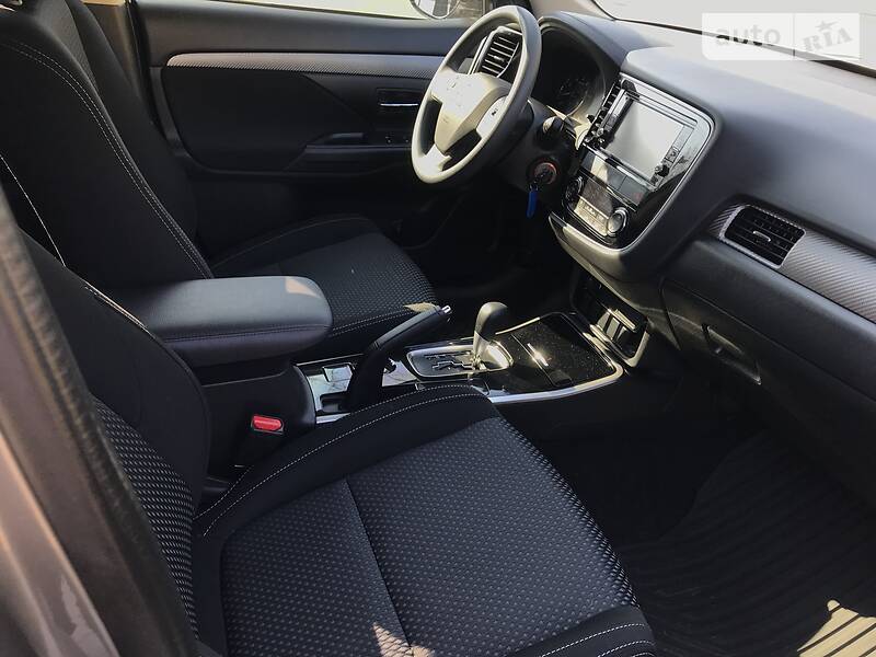 Позашляховик / Кросовер Mitsubishi Outlander 2018 в Одесі