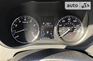 Позашляховик / Кросовер Mitsubishi Outlander 2018 в 