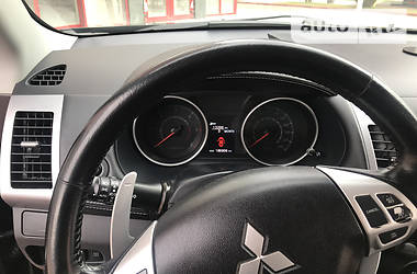 Позашляховик / Кросовер Mitsubishi Outlander 2010 в 