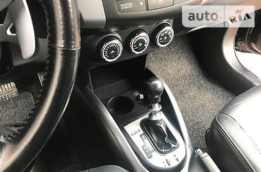 Позашляховик / Кросовер Mitsubishi Outlander 2010 в 