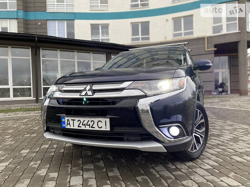 Позашляховик / Кросовер Mitsubishi Outlander 2016 в Івано-Франківську
