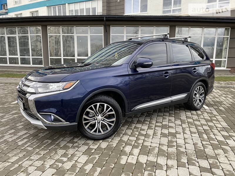 Позашляховик / Кросовер Mitsubishi Outlander 2016 в Івано-Франківську