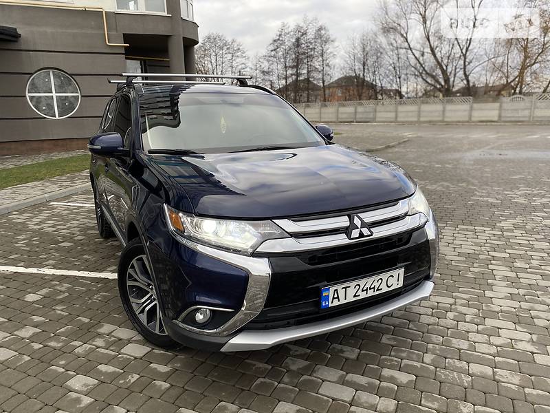 Позашляховик / Кросовер Mitsubishi Outlander 2016 в Івано-Франківську
