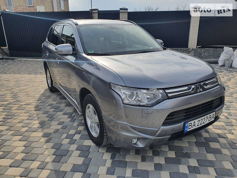 Позашляховик / Кросовер Mitsubishi Outlander 2013 в Кропивницькому