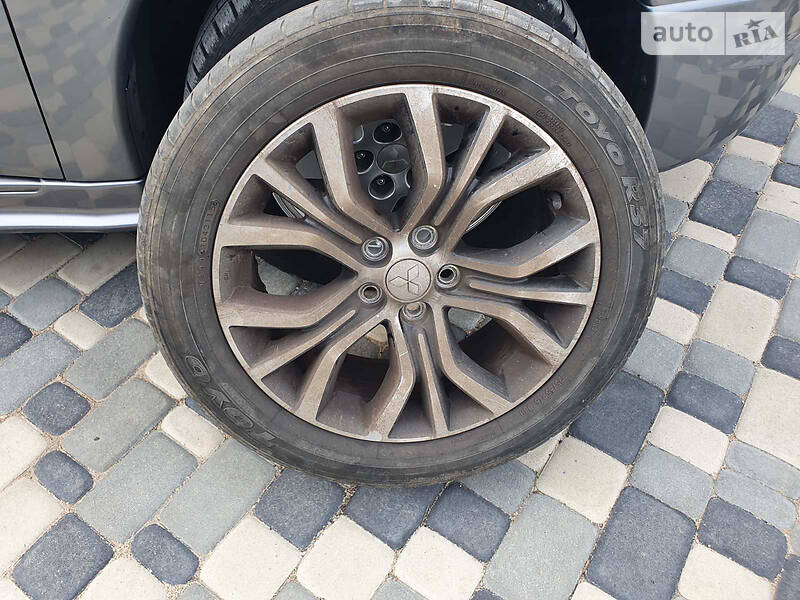 Позашляховик / Кросовер Mitsubishi Outlander 2013 в Кропивницькому