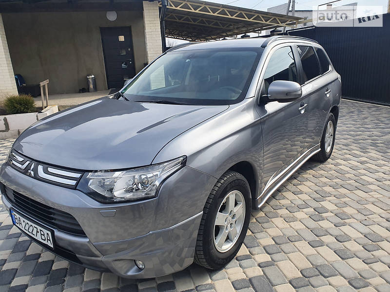 Позашляховик / Кросовер Mitsubishi Outlander 2013 в Кропивницькому