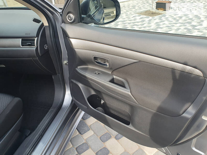 Позашляховик / Кросовер Mitsubishi Outlander 2013 в Кропивницькому