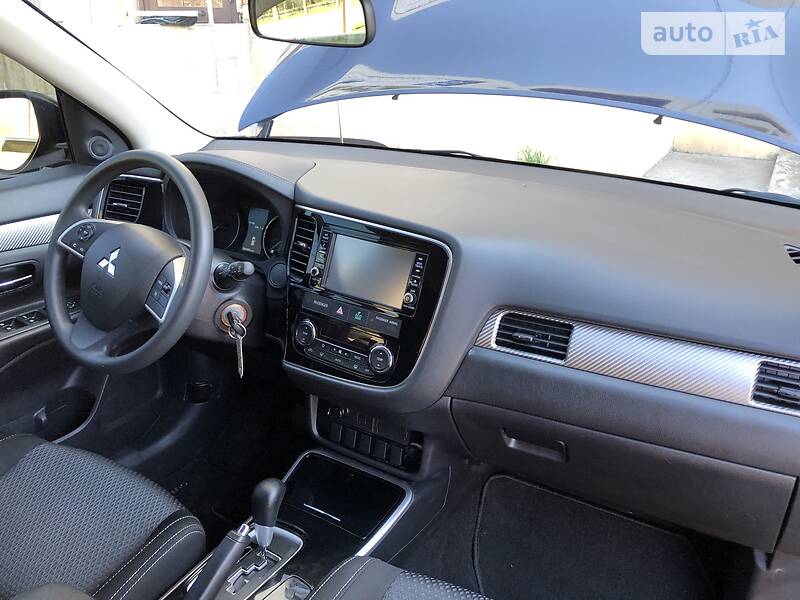 Позашляховик / Кросовер Mitsubishi Outlander 2018 в Вознесенську фото 10 Позашляховик / Кросовер Mitsubishi Outlander 2018 в Вознесенську